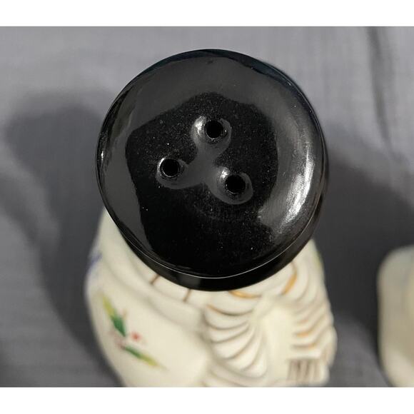Holly Holiday Snowman Couple Salt & Pepper Shakers - Picture 3 of 7